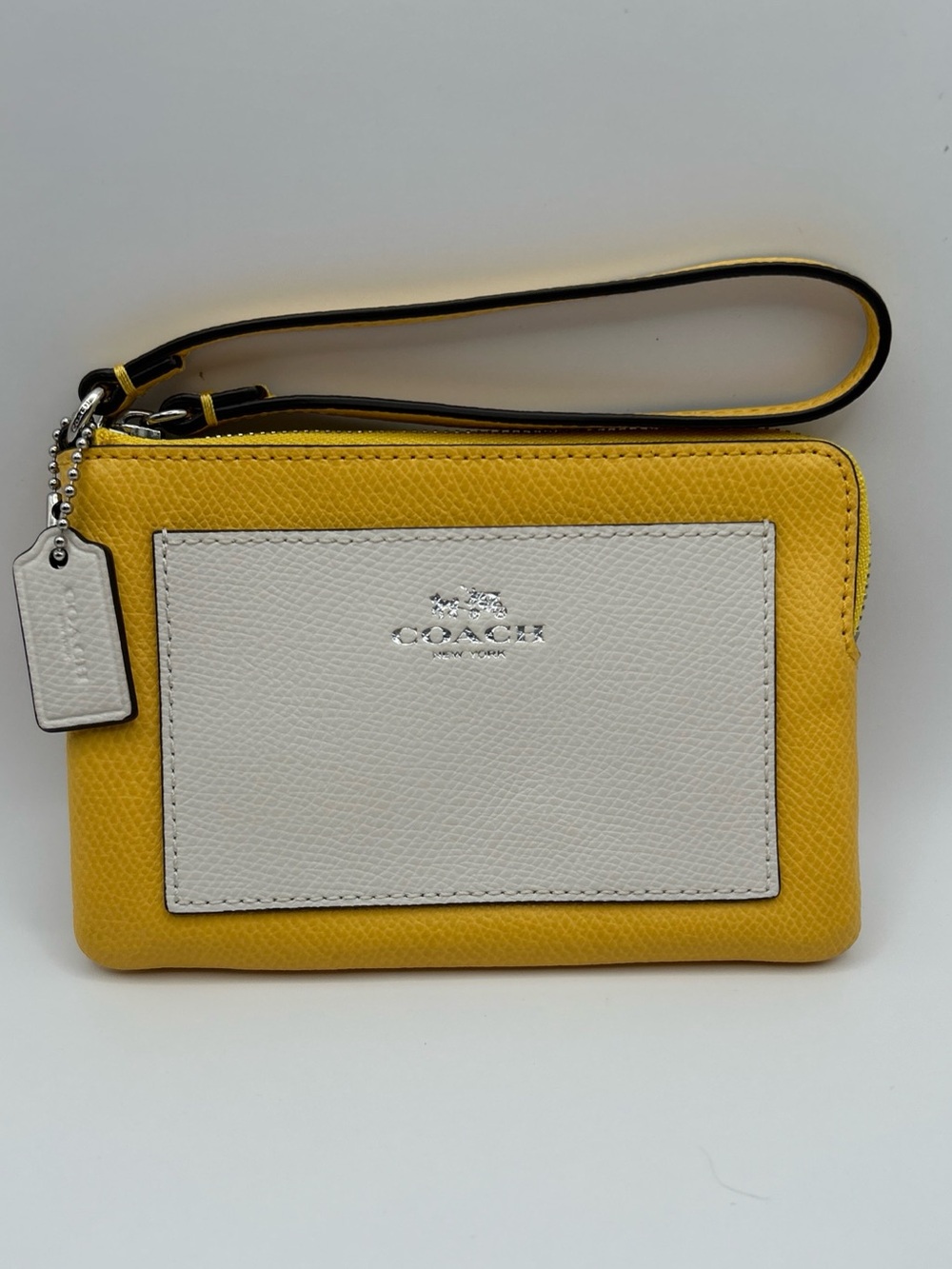 Coach Leather Wristlet In Yellow & White Hang Tag Zip Pristine Condition NewYork